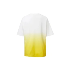 Camiseta de manga corta con estampado degradado del logotipo, color amarillo Camiseta de manga corta con estampado degradado del logotipo, color amarillo