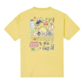 Camiseta de manga corta de cuello redondo holgada y casual para hombre Converse con estampado de dibujos animados y grafitis en la espalda, color dorado Camiseta de manga corta de cuello redondo holgada y casual para hombre Converse con estampado de dibujos animados y grafitis en la espalda, color dorado
