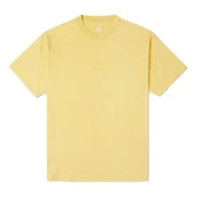 Camiseta deportiva de cuello redondo y manga corta bordada Converse para hombre, color amarillo Camiseta deportiva de cuello redondo y manga corta bordada Converse para hombre, color amarillo