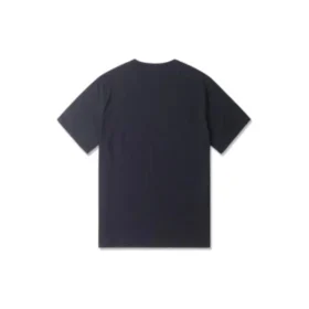 Camiseta Go-To con estrella bordada y diseño en forma de V, corte estándar, tallas asiáticas «Negro» Camiseta Go-To con estrella bordada y diseño en forma de V, corte estándar, tallas asiáticas «Negro»