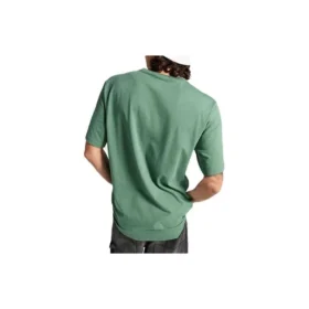 Camiseta Go-To con estrella bordada y diseño en forma de V, corte estándar, tallas asiáticas «Oliva»