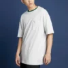 Camiseta oversize con cuello redondo y bolsillo Renew, tallas asiáticas «Beige»
