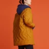 Chaqueta acolchada con capucha de longitud media en colores contrastantes, marrón