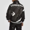 Chaqueta con capucha y logotipo deportiva informal Negra