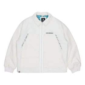 Chaqueta deportiva con solapa y estampado del logotipo de la serie de Año Nuevo, color blanco cremoso
