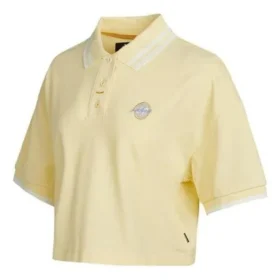 Polo corto color crema con bloques de color y logotipo