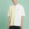 Polo de manga corta para hombre Converse con solapa y bloques de color, color crema y amarillo